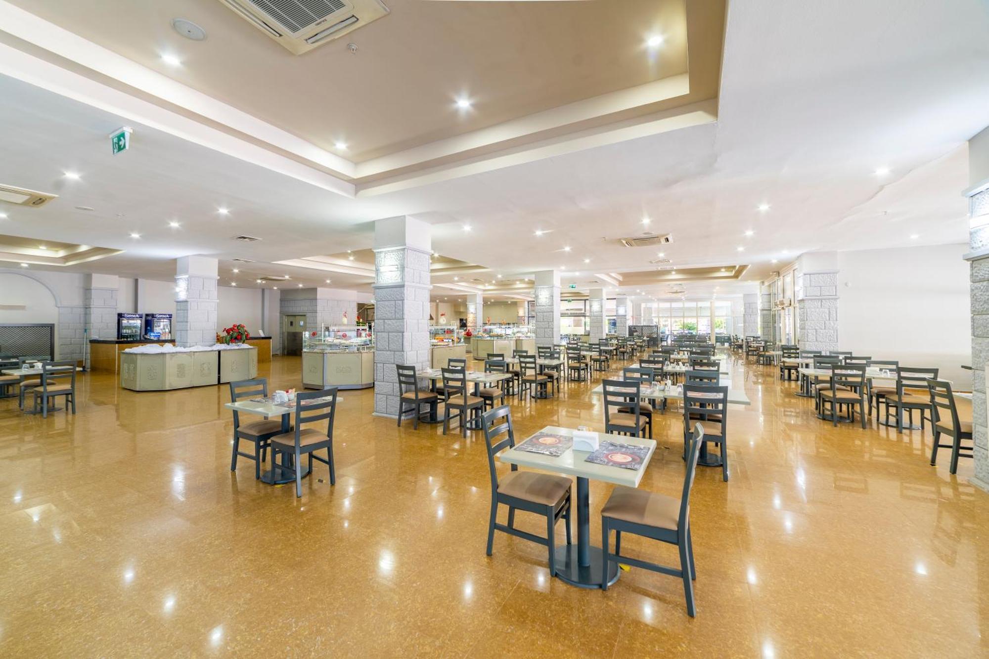 高纳克女王公园酒店 - 全包 凯梅尔 外观 照片